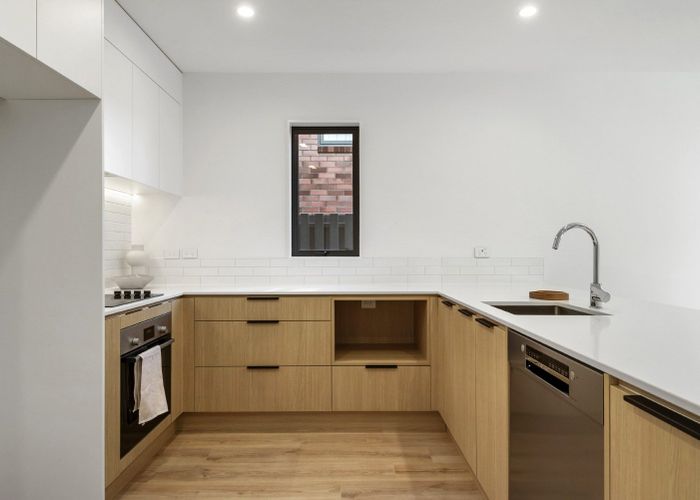  at 16 Koinaki Road, Stonefields, Auckland City, Auckland