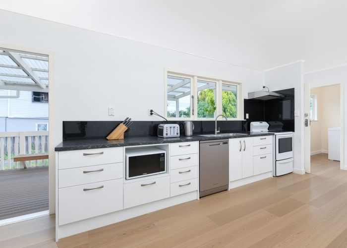  at 131 Rathgar Road, Henderson, Waitakere City, Auckland