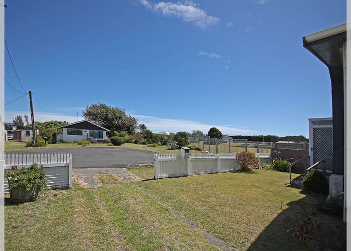  at 8 Hart Street, Foxton Beach, Horowhenua, Manawatu / Whanganui