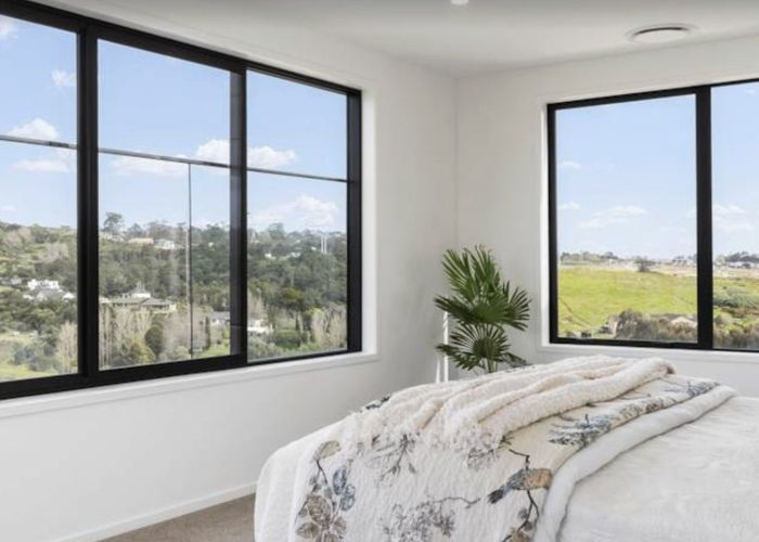  at 8 Backridge Way, Flat Bush, Auckland