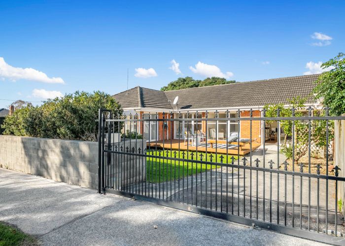  at 2/59 Tawa Road, One Tree Hill, Auckland City, Auckland