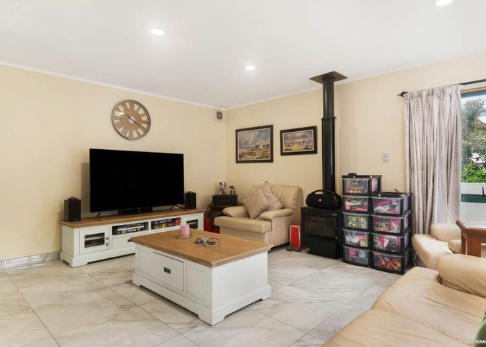  at 2/6 Wilkinson Way, Browns Bay, North Shore City, Auckland