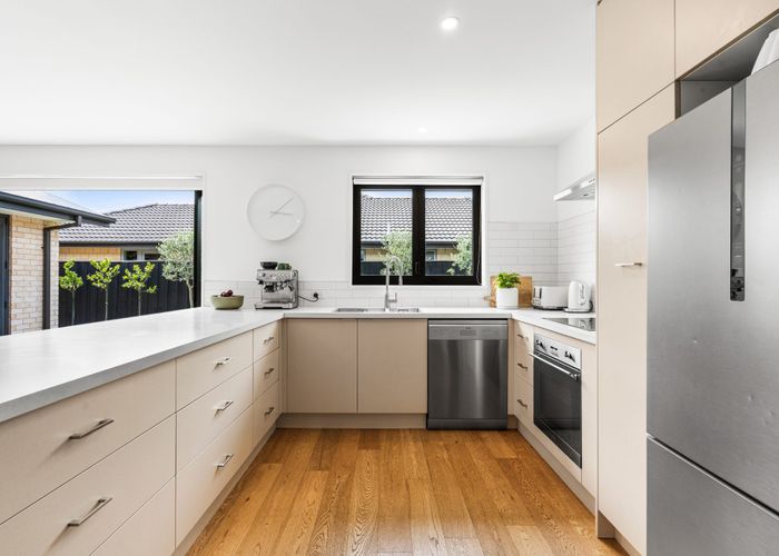  at 4 Fredrica Lane, Heathcote, Christchurch City, Canterbury