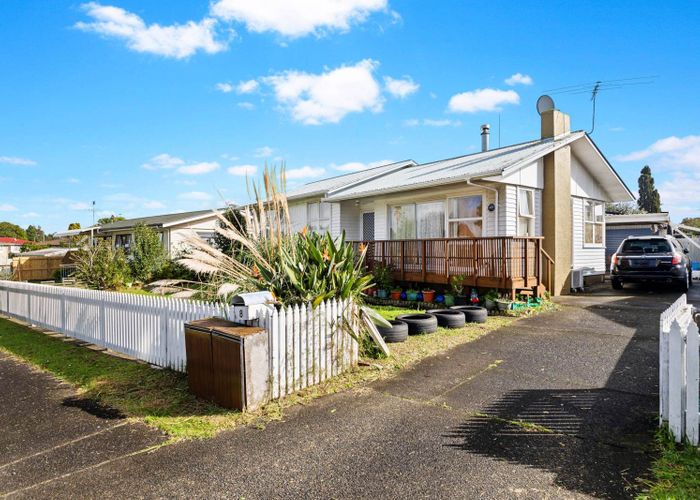  at 8  Hywell Place, Manurewa, Manukau City, Auckland
