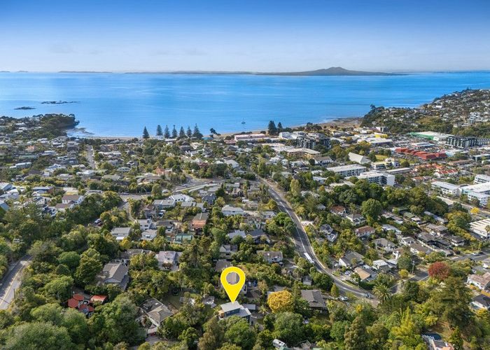  at 806A Beach Road, Browns Bay, North Shore City, Auckland