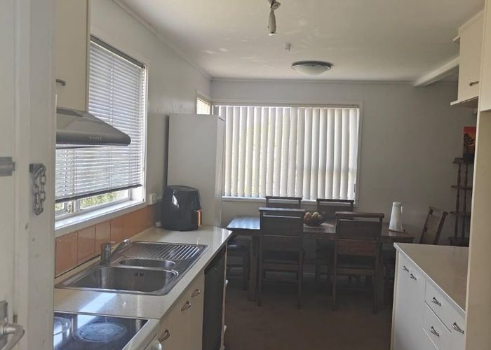 For rent 4 Cranston Street, Torbay, North Shore City, Auckland