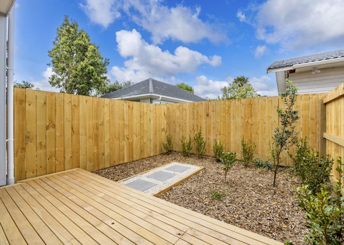  at 14E Durham Street, Te Atatu Peninsula, Waitakere City, Auckland