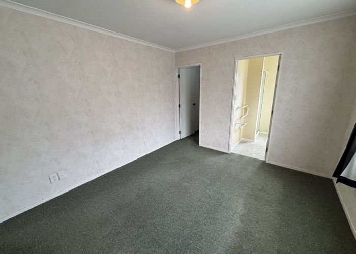  at 8 Lancewood Lane, Roslyn, Palmerston North