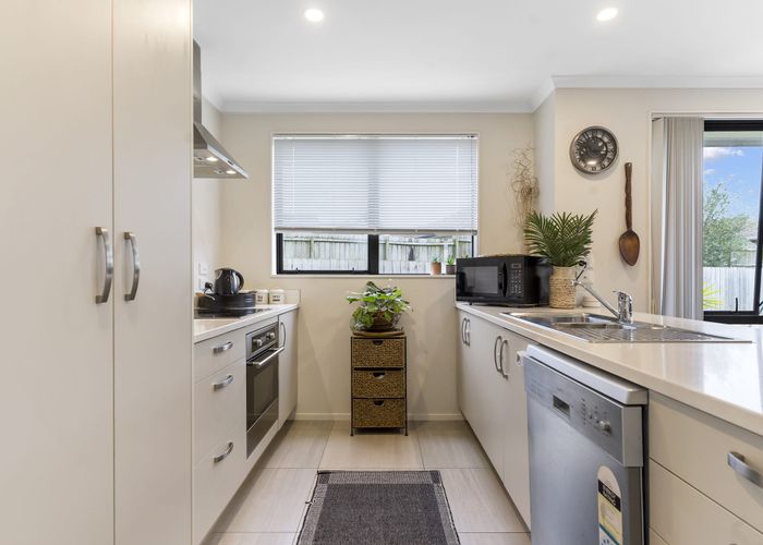  at 12 Koko Mews, Mangere Bridge, Auckland