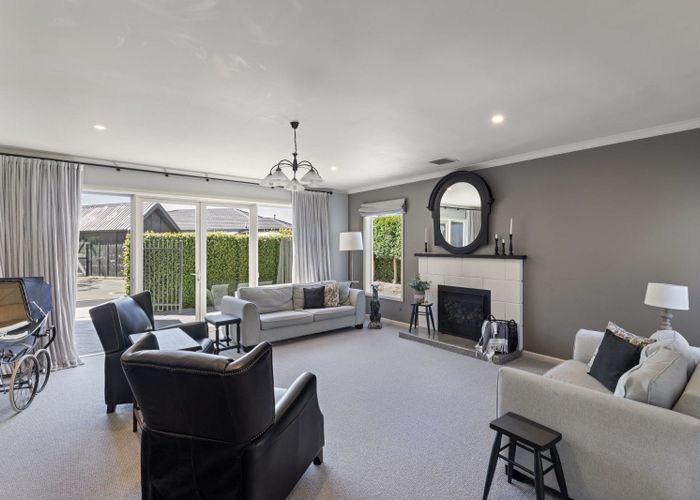  at 33 Royal Oak Drive, Kelvin Grove, Palmerston North, Manawatu / Whanganui