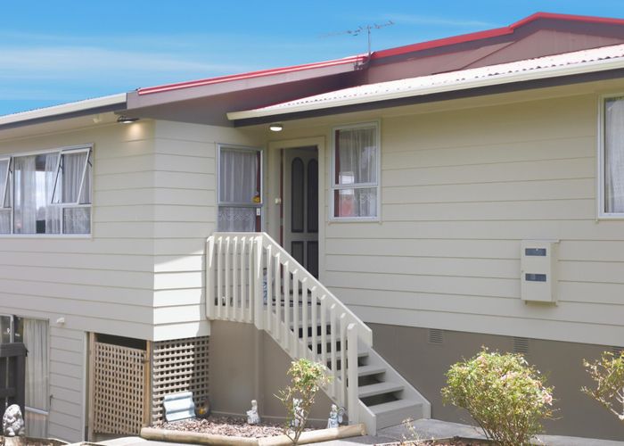  at 40 Glenbervie Crescent, Massey, Waitakere City, Auckland