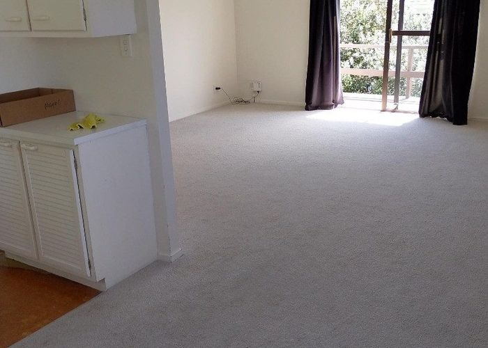  at 2/8 Quiet Street, Te Atatu South, Waitakere City, Auckland