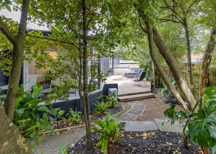  at 5/85 Konini Road, Titirangi, Waitakere City, Auckland