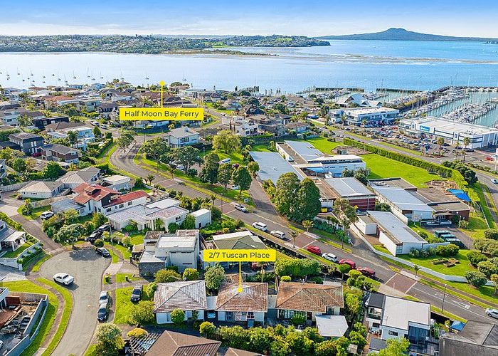  at 2/7 Tuscan Place, Half Moon Bay, Auckland