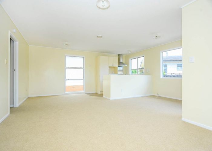  at 2/7 Almond Place, Mount Wellington, Auckland City, Auckland
