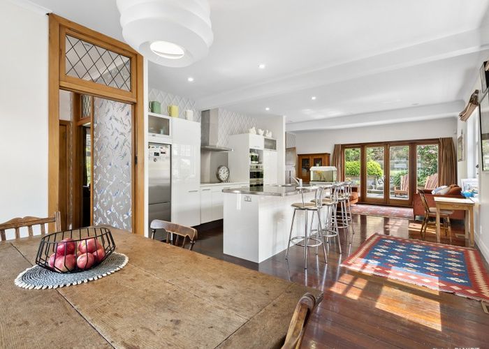  at 14 Glen Road, Kelburn, Wellington