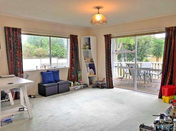  at 52 Wairere Road, The Gardens, Auckland