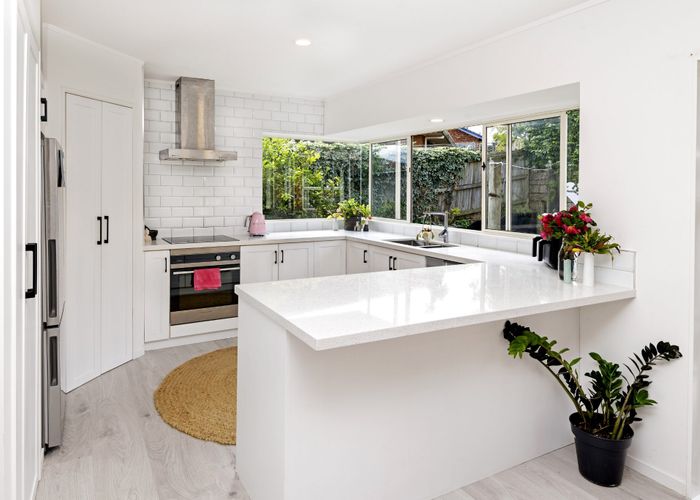  at 1/9 Wiltshire Place, Somerville, Manukau