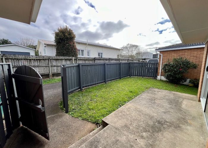  at 2/46 Tawhiri Road, One Tree Hill, Auckland City, Auckland