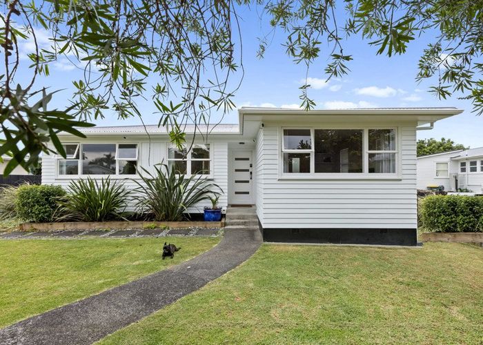  at 11 Brennan Avenue, Te Atatu Peninsula, Waitakere City, Auckland