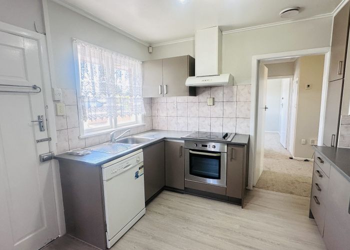  at 52 Blockhouse Bay Road, Avondale, Auckland