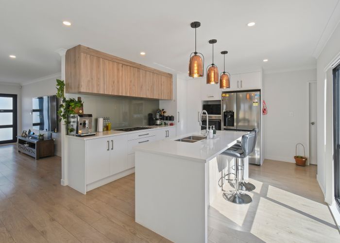  at 4 Sapwood Crescent, Takanini, Takanini