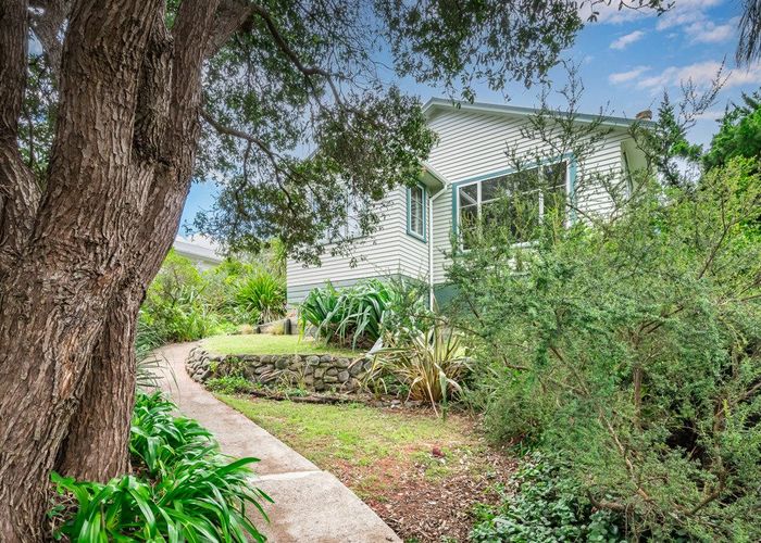  at 142 Wellington Road, Paekakariki