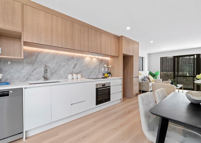  at 94C Bond Crescent, Forrest Hill, Auckland