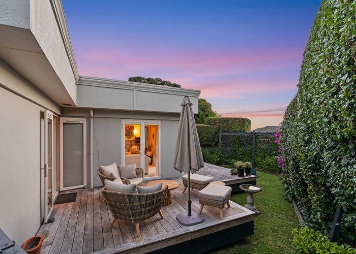  at 2/7 Morton Avenue, Forrest Hill, North Shore City, Auckland