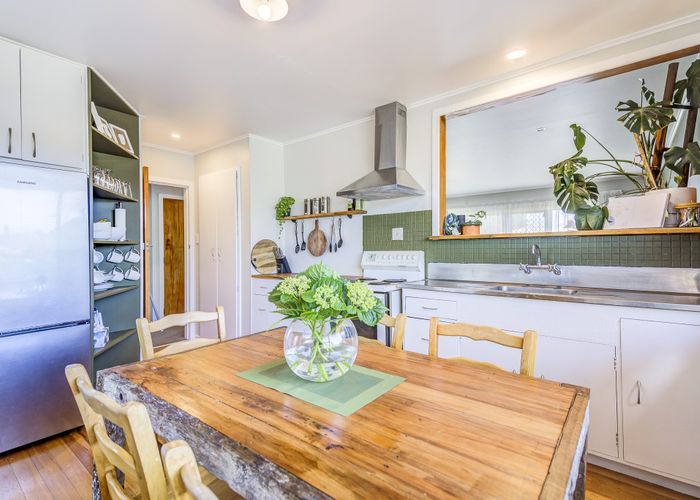  at 6 Gwendoline Place, Glenview, Hamilton