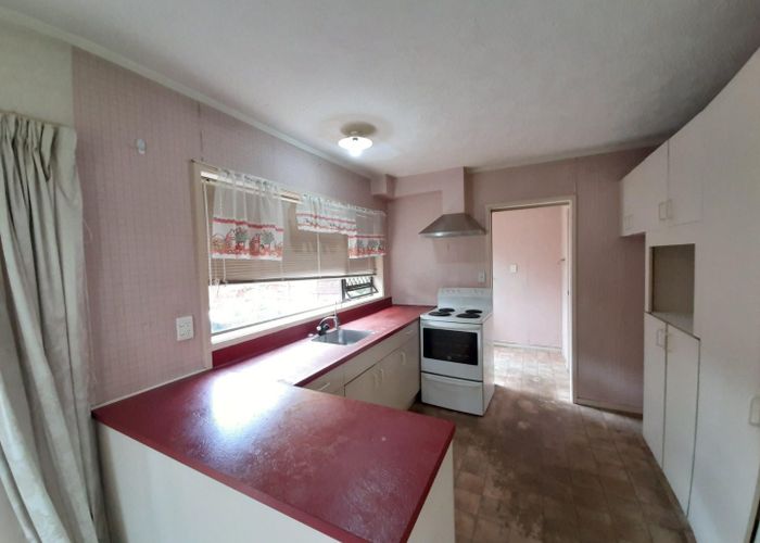  at 2/58 Hayr Road, Three Kings, Auckland