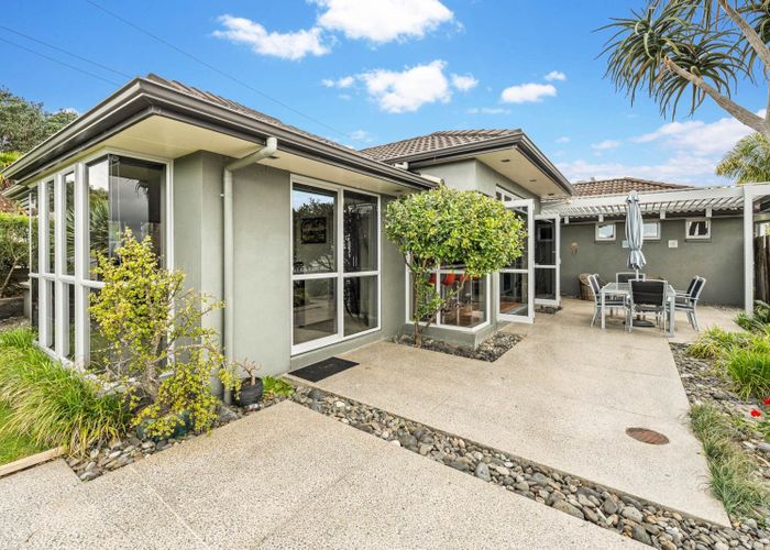  at 2 Schopolo Place, Albany, North Shore City, Auckland