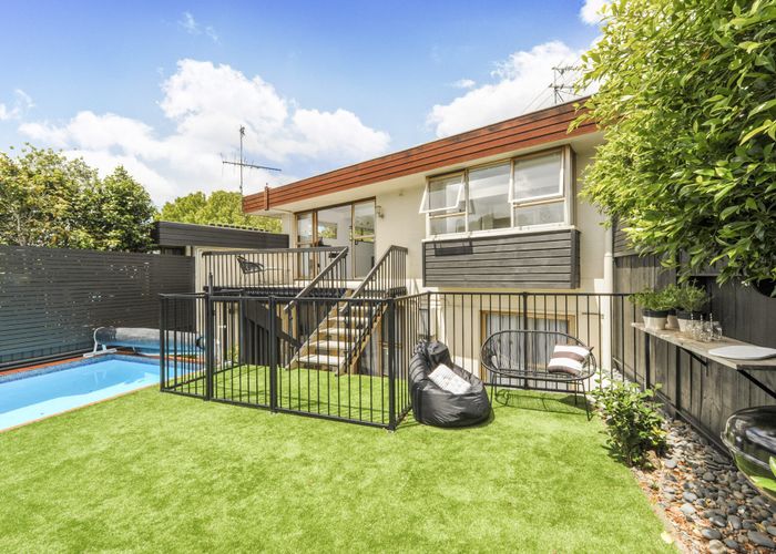  at 2/6 Penrhyn Road, Mount Eden, Auckland City, Auckland