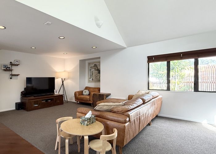  at 701B Beach Road, Rothesay Bay, North Shore City, Auckland