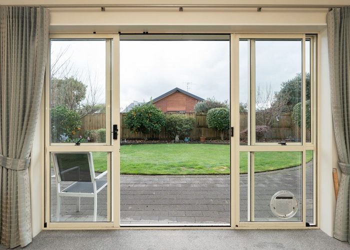  at 9 Bouverie Crescent, Flagstaff, Hamilton