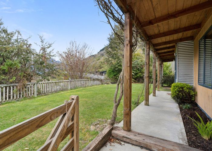 at 33 Arawata Terrace, Fernhill, Queenstown-Lakes, Otago