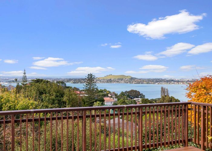  at 4 Viking Avenue, Hillsborough, Auckland