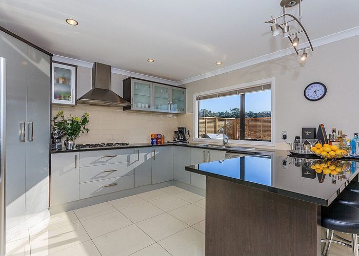  at 16 Cuthill Close, Albany, North Shore City, Auckland