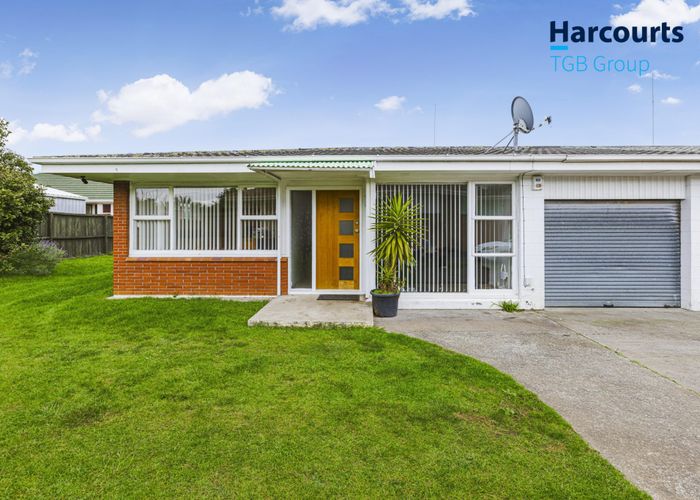  at 2/55 Orams Road, Hillpark, Auckland