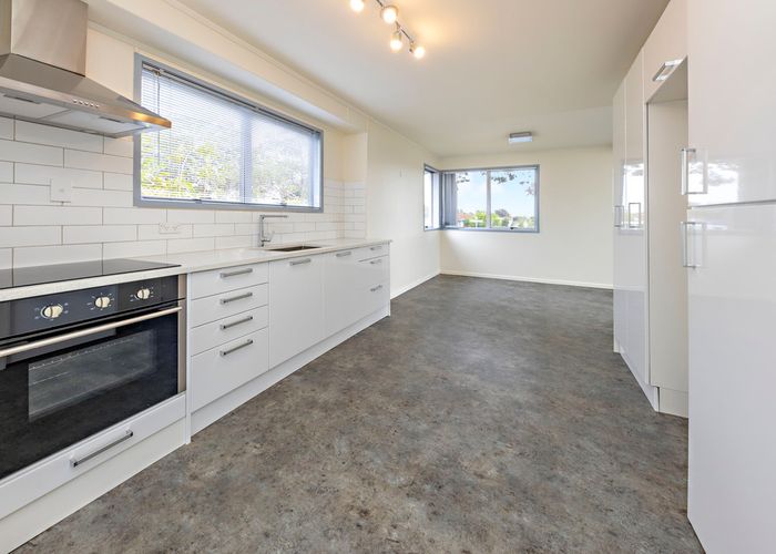  at 376 Roscommon Road, Clendon Park, Auckland