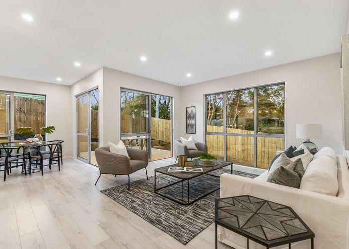  at 42 Cresta Avenue, Beach Haven, Auckland