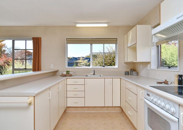  at 36 Highland Place, Avonhead, Christchurch City, Canterbury