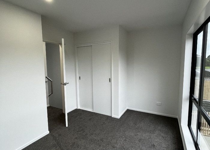  at 18D Penfold Place, Henderson, Waitakere City, Auckland