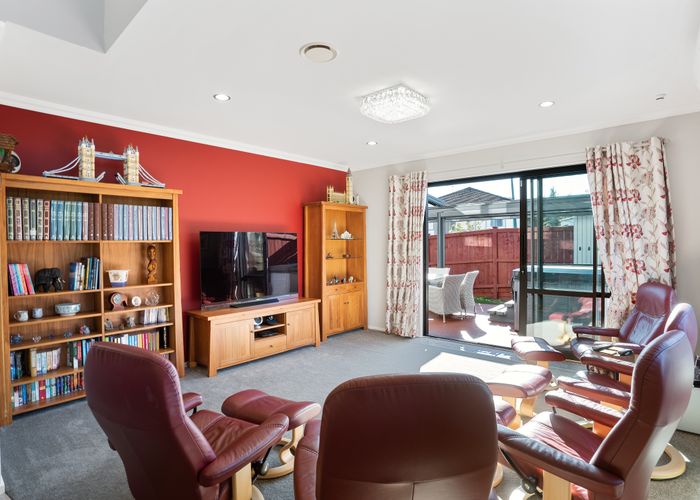  at 30 Dawood Place, The Gardens, Auckland