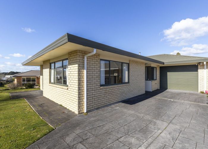  at 2/16 Sandel Rise, Merrilands, New Plymouth, Taranaki