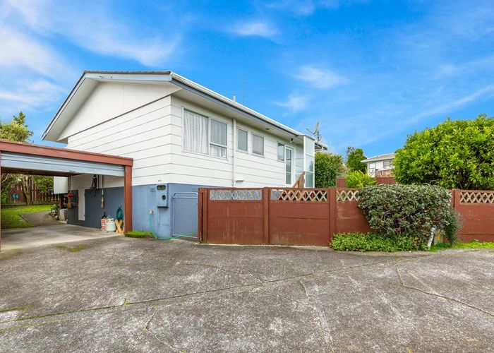  at 1/11 Zita Maria Drive, Massey, Auckland
