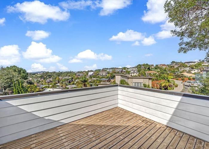  at 2/33 Penguin Drive, Murrays Bay, Auckland
