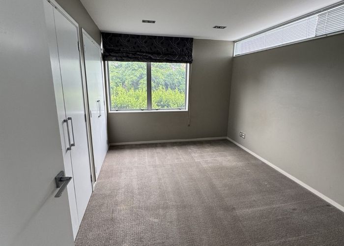  at 77 Kittiwake Drive, Schnapper Rock, North Shore City, Auckland