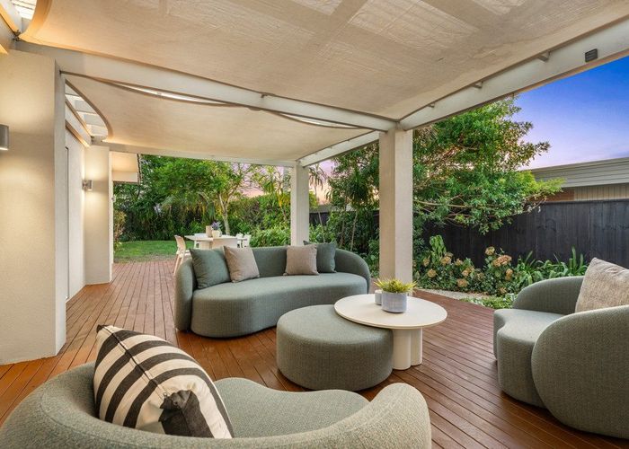  at 11 Holly Way, Sunnyhills, Manukau City, Auckland