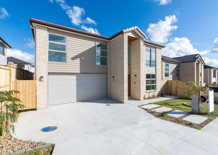  at 9 Tinaku Road, Flat Bush, Auckland